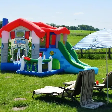 Holiday home Domki Caloroczne