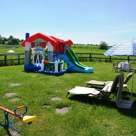 Holiday home Domki Caloroczne Gardzien